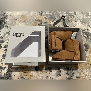 UGG Unisex Baby Classic Chestnut Boots